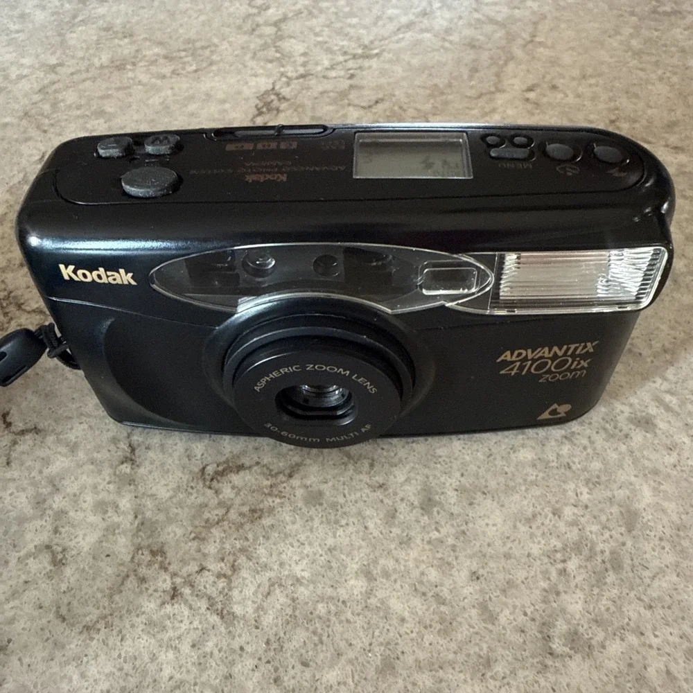 Kodak Advantix 4100 IX Zoom APS Point & Shoot Film Camera With Case New Battery